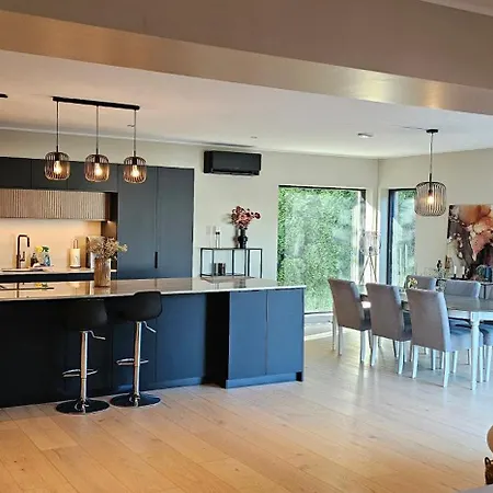 Beautifull House With 7 Bedrooms * 桑讷菲尤尔