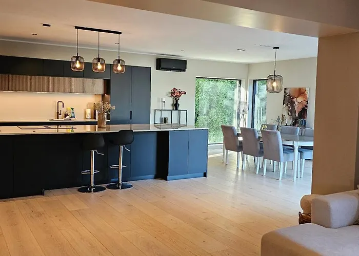Villa Beautifull House With 7 Bedrooms *
