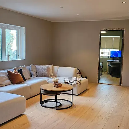 Beautifull House With 7 Bedrooms Вилла